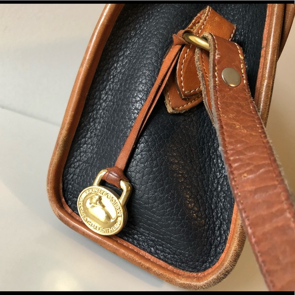 Dooney & Bourke | Vintage Essex Crossboody Purse - Picture 3 of 8